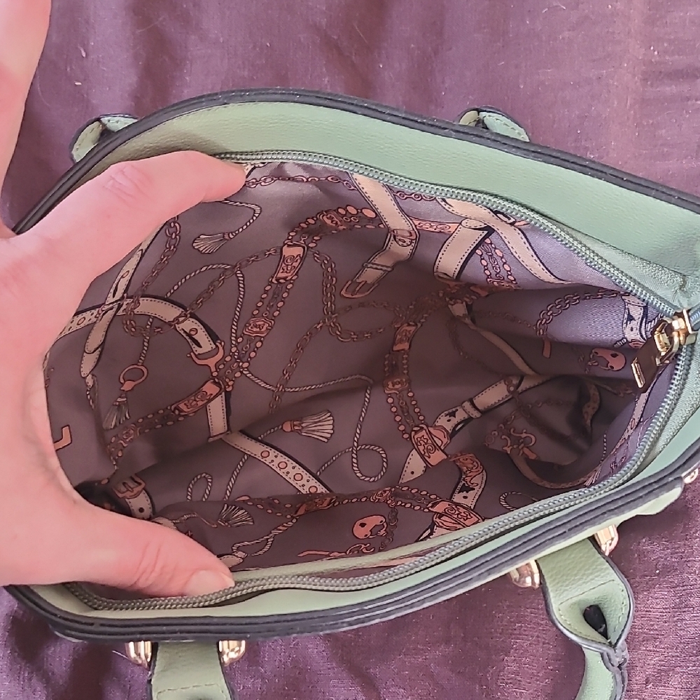 Small Green Tote- Handbag - Picture 3 of 13